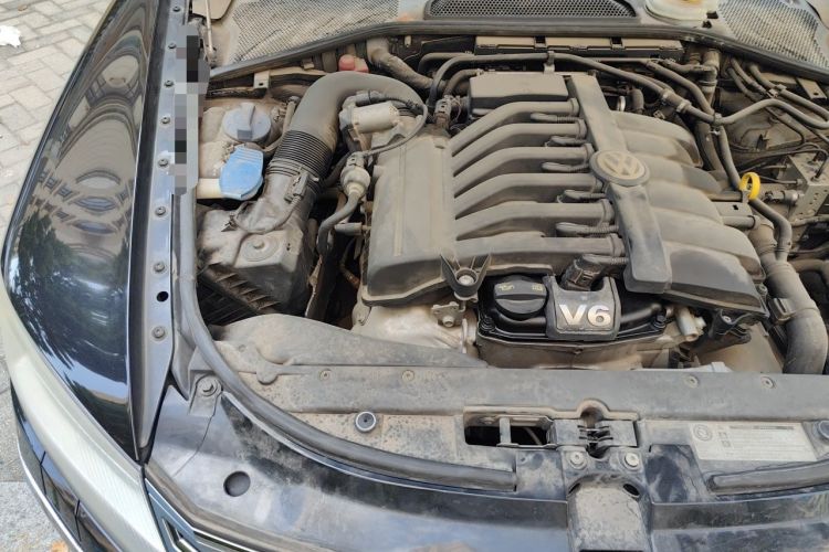 Used Volkswagen Phaeton 2014 3.0L Business Model Engine Bay Right