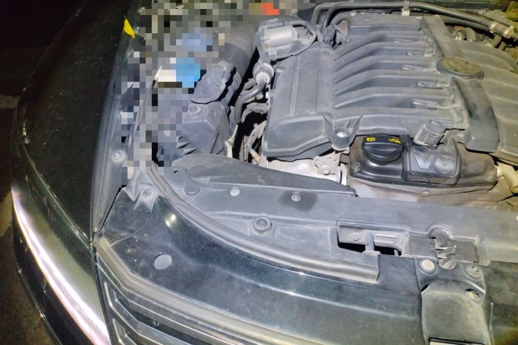 Used Volkswagen Phaeton 2014 3.0L Business Model Engine Bay Right