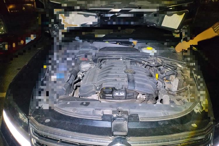 Used Volkswagen Phaeton 2014 3.0L Business Model Engine Bay