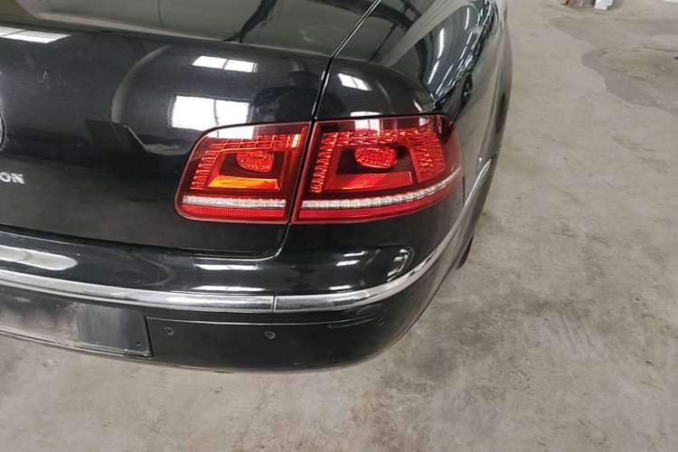 Used Volkswagen Phaeton 2014 3.0L Business Model Exterior 3