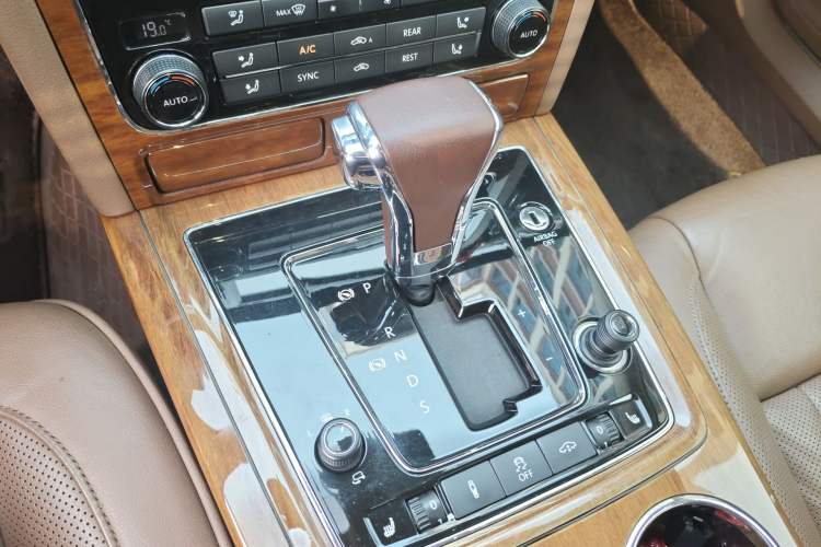 Used Volkswagen Phaeton 2014 3.0L Business Model Gear Lever