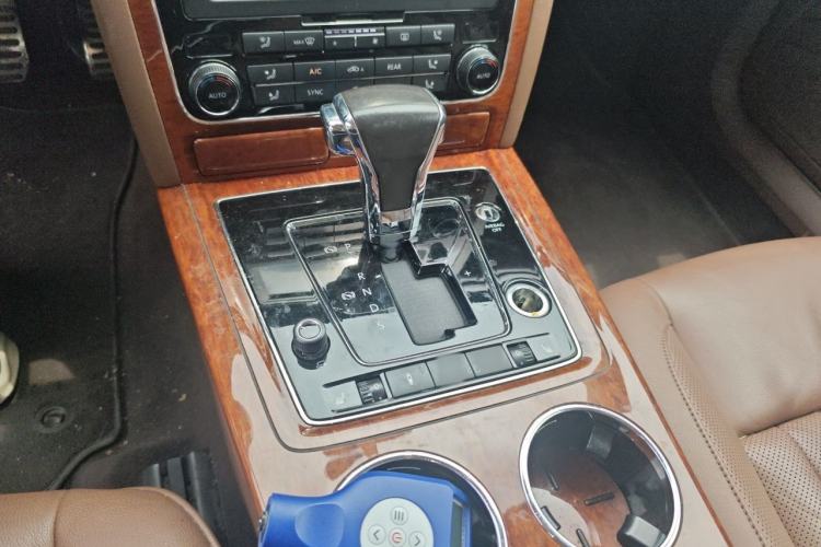Used Volkswagen Phaeton 2014 3.0L Business Model Gear Lever
