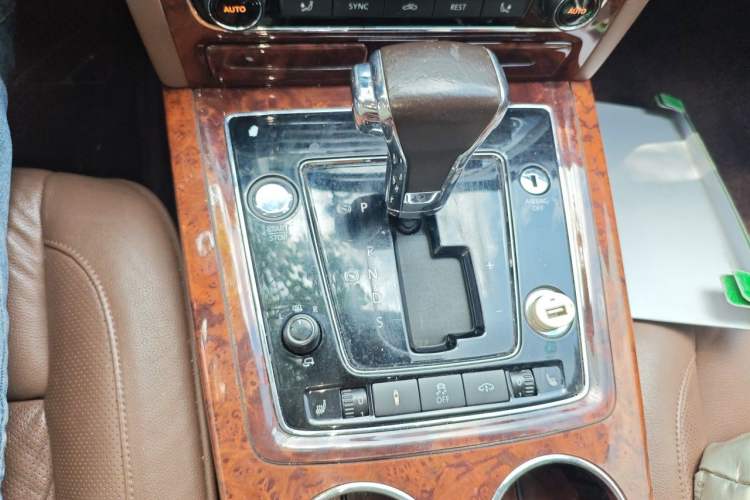 Used Volkswagen Phaeton 2014 3.0L Executive Model Gear Lever