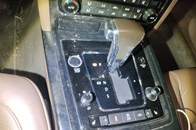 Used Volkswagen Phaeton 2014 3.0L Business Model Gear Lever
