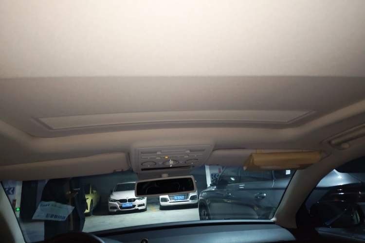 Used Volkswagen Phaeton 2014 3.0L Business Model Headliner