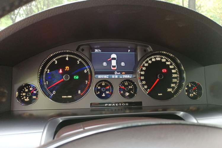 Used Volkswagen Phaeton 2014 3.0L Business Model Instrument Cluster