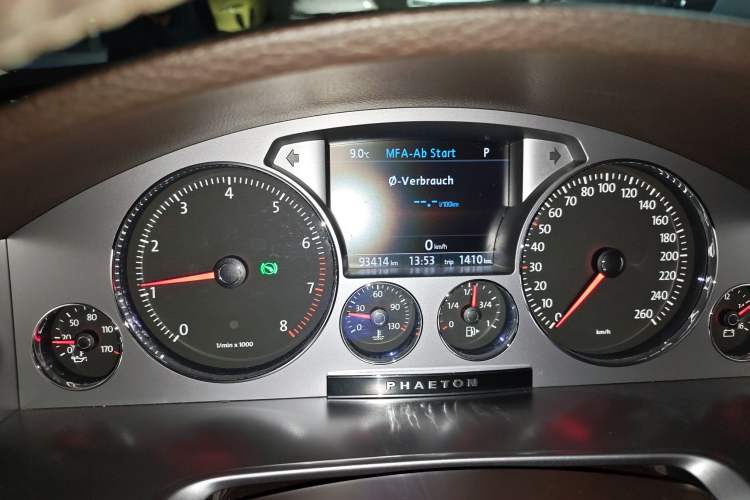 Used Volkswagen Phaeton 2014 3.0L Business Model Instrument Cluster