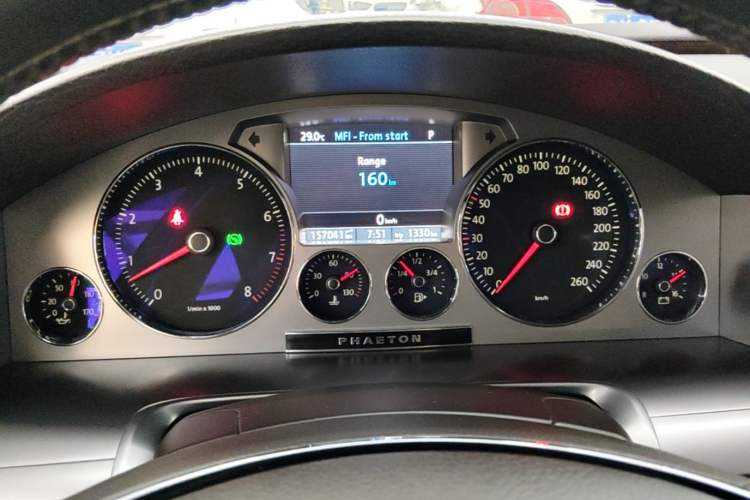 Used Volkswagen Phaeton 2014 3.0L Business Model Instrument Cluster