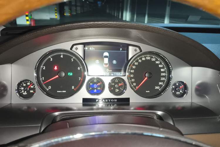 Used Volkswagen Phaeton 2014 3.0L Executive Model Instrument Cluster