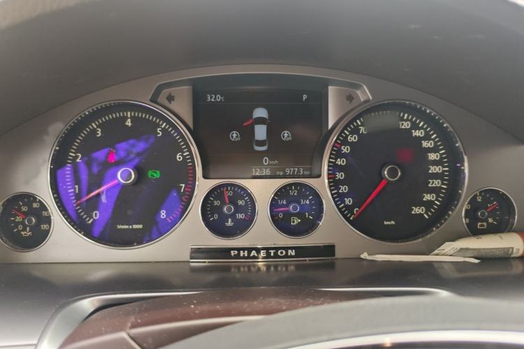 Used Volkswagen Phaeton 2014 3.0L Business Model Instrument Cluster
