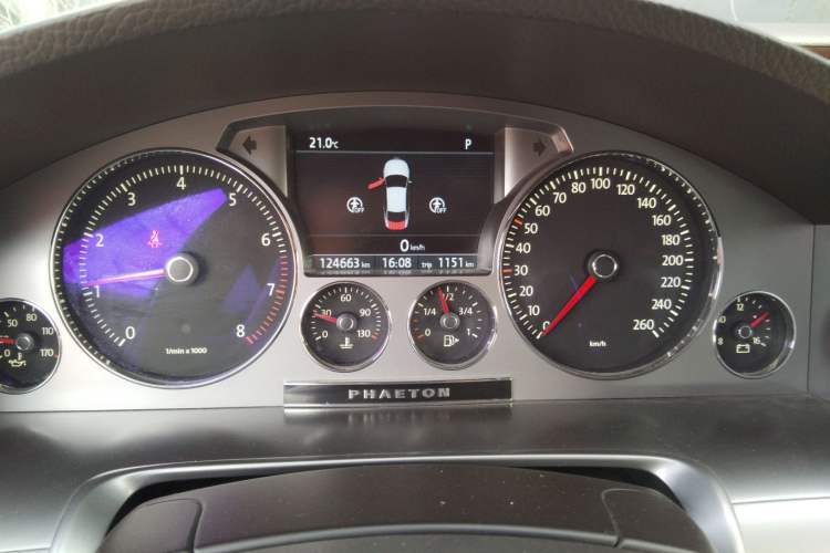Used Volkswagen Phaeton 2014 3.0L Executive Model Instrument Cluster