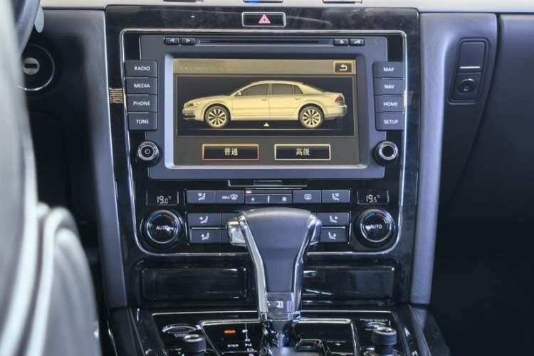 Used Volkswagen Phaeton 2014 3.0L Business Model Interior 2
