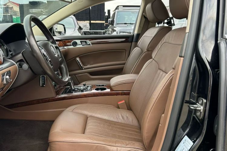 Used Volkswagen Phaeton 2014 3.0L Business Model Interior 2