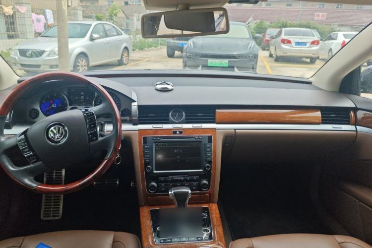 Used Volkswagen Phaeton 2014 3.0L Business Model Interior 2