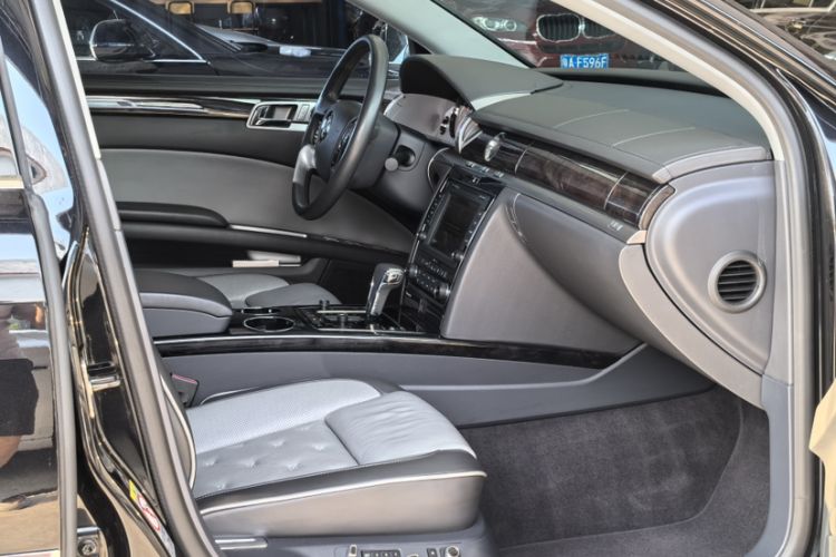 Used Volkswagen Phaeton 2014 3.0L Business Model Interior 8