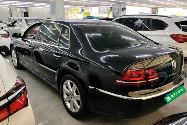 Used Volkswagen Phaeton 2014 3.0L Business Model Rear Left 45 Deg