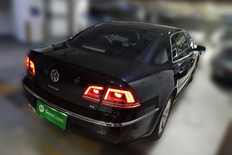 Used Volkswagen Phaeton 2014 3.0L Business Model Rear Right 45 Deg