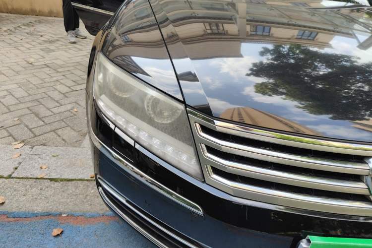 Used Volkswagen Phaeton 2014 3.0L Business Model Right Front Headlight