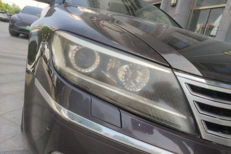 Used Volkswagen Phaeton 2014 3.0L Executive Model Right Front Headlight