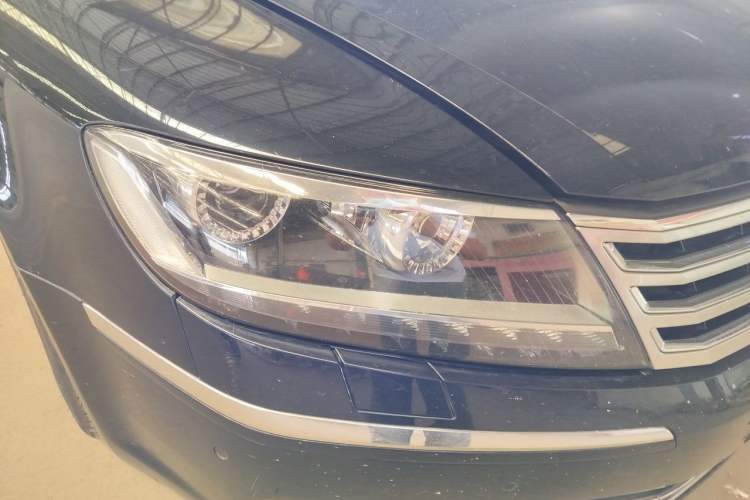 Used Volkswagen Phaeton 2014 3.0L Business Model Right Front Headlight