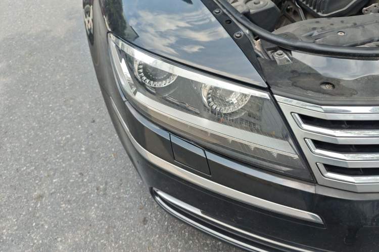 Used Volkswagen Phaeton 2014 3.0L Executive Model Right Front Headlight