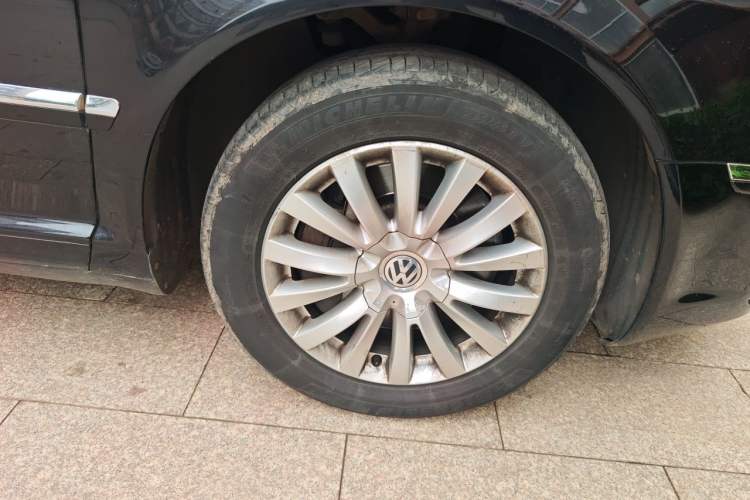 Used Volkswagen Phaeton 2014 3.0L Business Model Right Front Wheel Hub