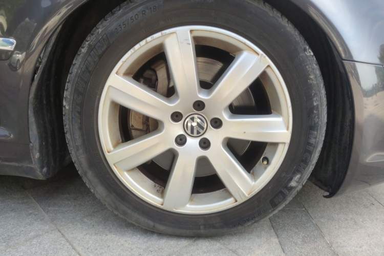 Used Volkswagen Phaeton 2014 3.0L Executive Model Right Front Wheel Hub