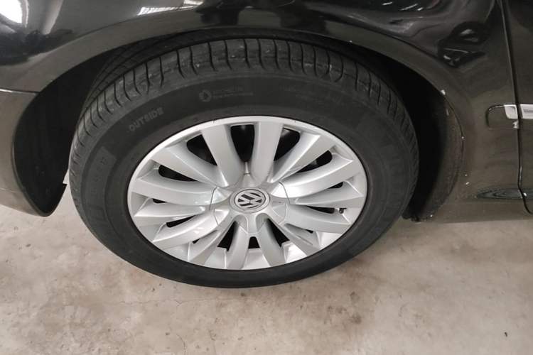 Used Volkswagen Phaeton 2014 3.0L Business Model Right Rear Wheel Hub