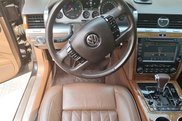 Used Volkswagen Phaeton 2014 3.0L Business Model Steering Wheel
