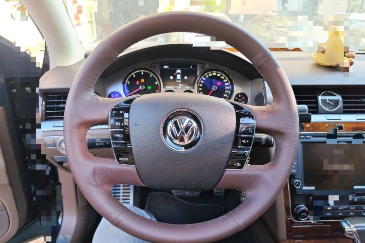 Used Volkswagen Phaeton 2014 3.0L Business Model Steering Wheel