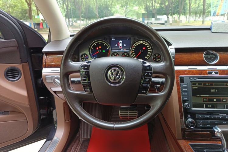 Used Volkswagen Phaeton 2014 3.0L Business Model Steering Wheel