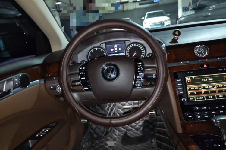 Used Volkswagen Phaeton 2014 3.0L Business Model Steering Wheel