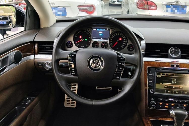 Used Volkswagen Phaeton 2014 3.0L Business Model Steering Wheel