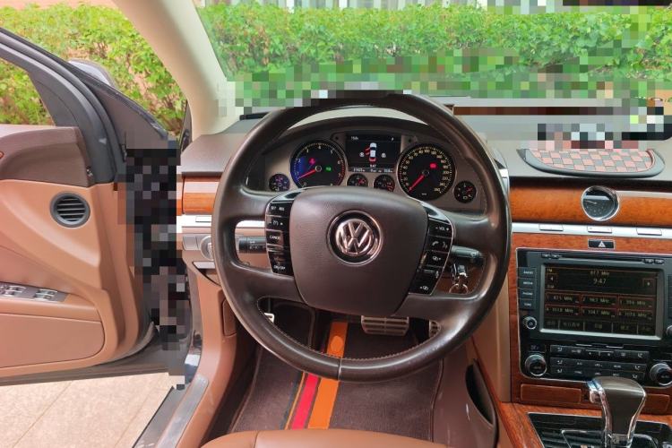 Used Volkswagen Phaeton 2014 3.0L Business Model Steering Wheel