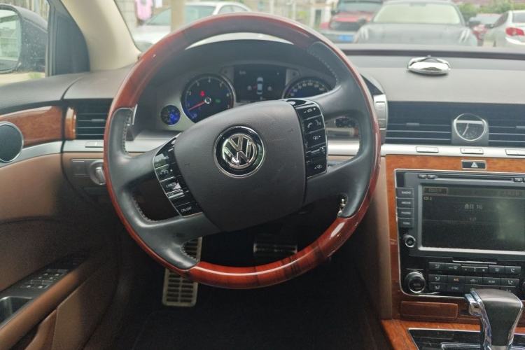 Used Volkswagen Phaeton 2014 3.0L Business Model Steering Wheel