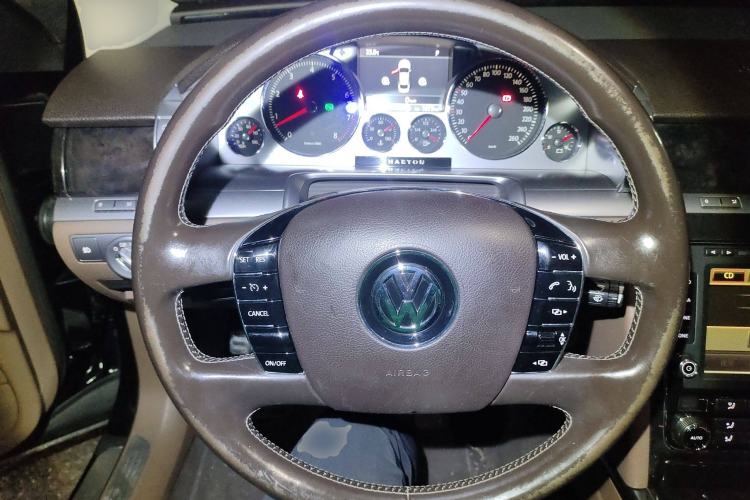 Used Volkswagen Phaeton 2014 3.0L Business Model Steering Wheel