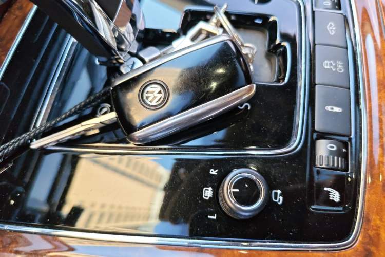 Used Volkswagen Phaeton 2014 3.0L Business Model Vehicle Key
