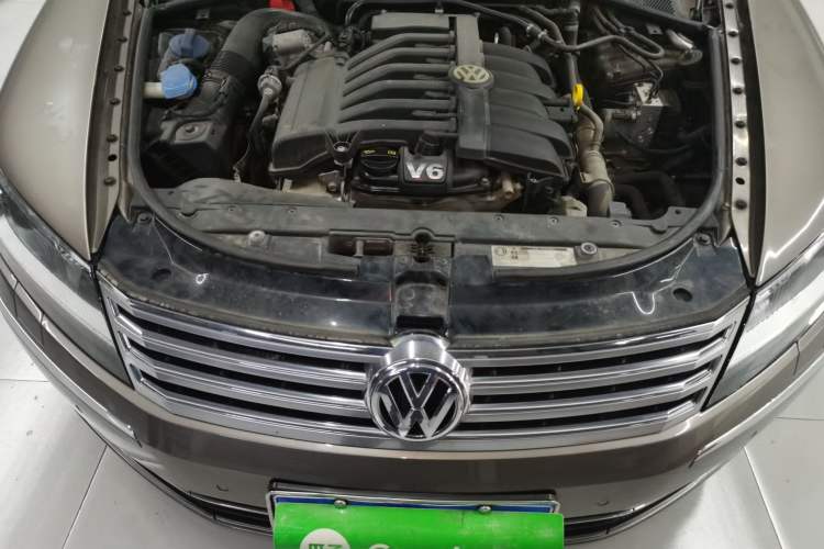 Used Volkswagen Phaeton 2014 3.0L Business Model Engine Bay