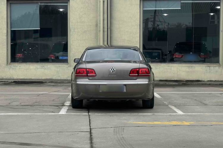 Used Volkswagen Phaeton 2014 3.0L Business Model Exterior 5