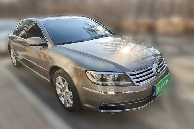 Used Volkswagen Phaeton 2014 3.0L Executive Model Front Right 45 Deg