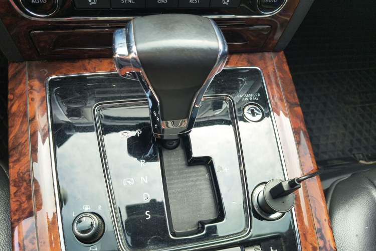 Used Volkswagen Phaeton 2014 3.0L Business Model Gear Lever
