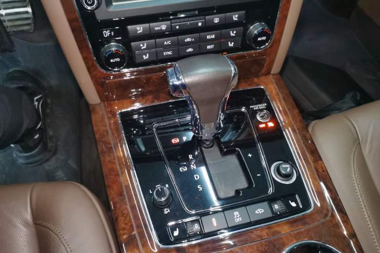 Used Volkswagen Phaeton 2014 3.0L Business Model Gear Lever
