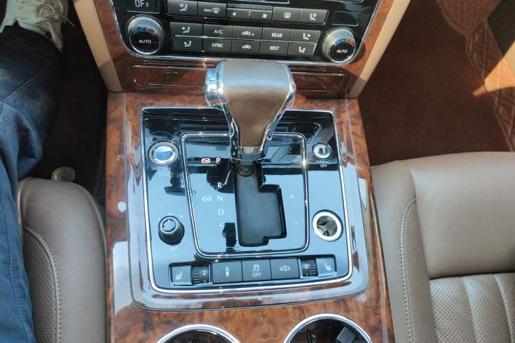 Used Volkswagen Phaeton 2014 3.0L Executive Model Gear Lever