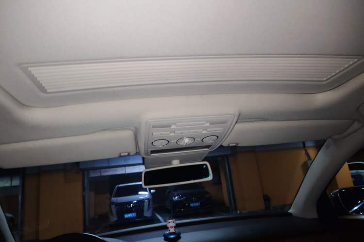 Used Volkswagen Phaeton 2014 3.0L Business Model Headliner