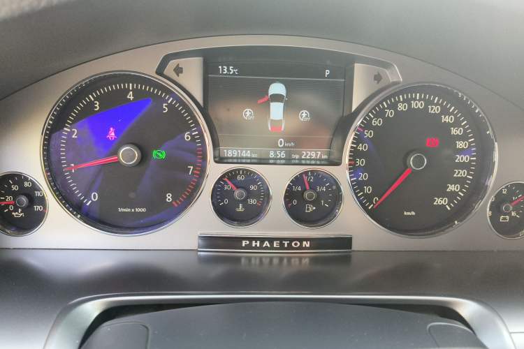 Used Volkswagen Phaeton 2014 3.0L Business Model Instrument Cluster