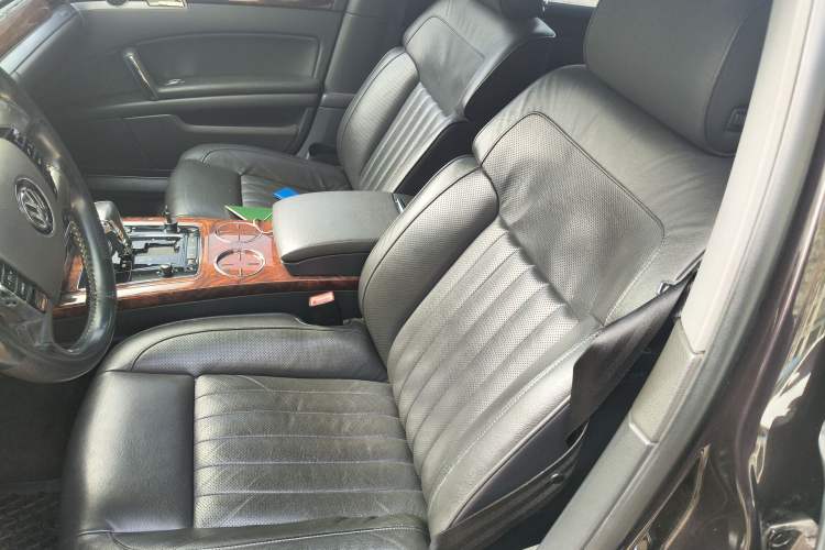 Used Volkswagen Phaeton 2014 3.0L Business Model Left Front Seat