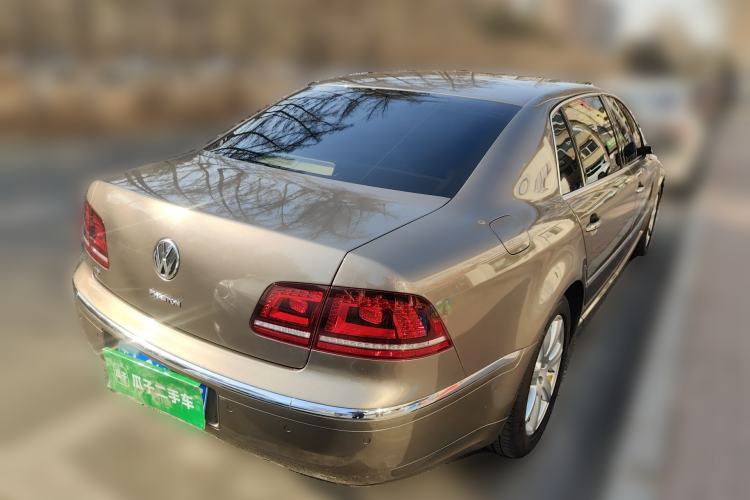Used Volkswagen Phaeton 2014 3.0L Executive Model Rear Right 45 Deg
