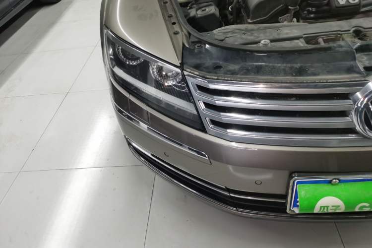 Used Volkswagen Phaeton 2014 3.0L Business Model Right Front Headlight