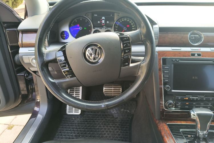 Used Volkswagen Phaeton 2014 3.0L Business Model Steering Wheel