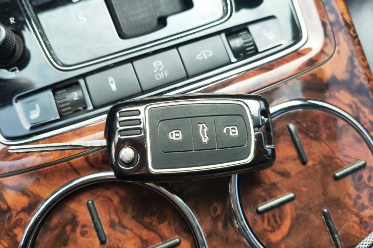 Used Volkswagen Phaeton 2014 3.0L Business Model Vehicle Key